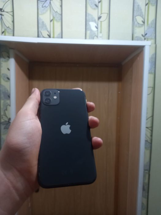 Продам или обмен айфон 11 64 гигабайта