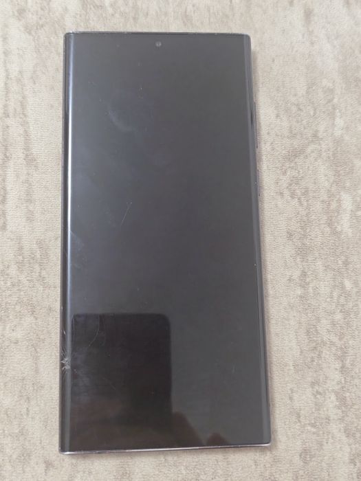 Vând S22 ultra display crăpat