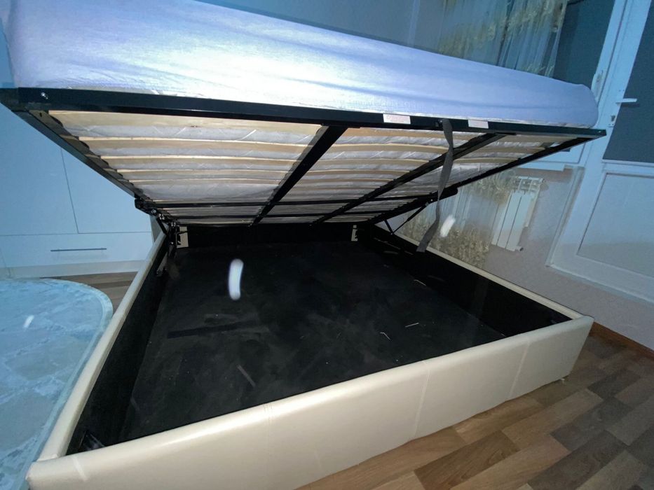 Двухспальный кровать