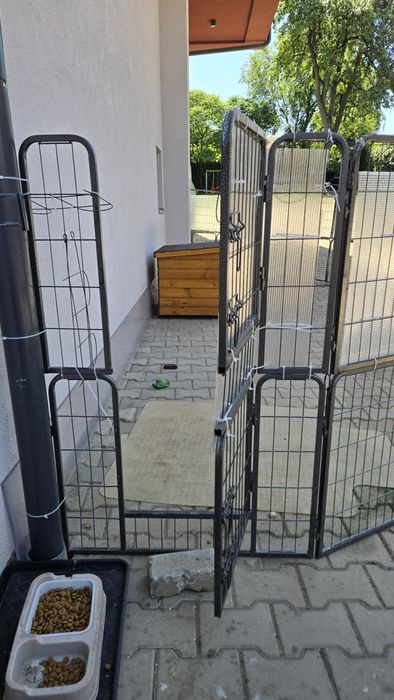 Țarc cățel talie medie din fier cu ușa acces