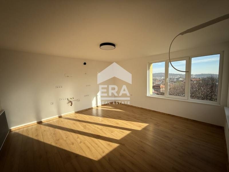 Двустаен, завършен до ключ апартамент за продажба, юг/запад, в близост