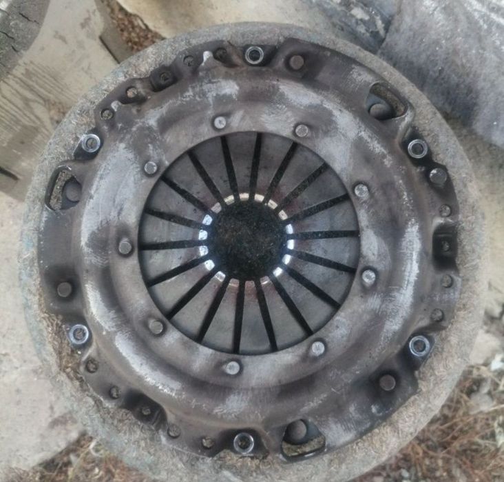 Корзина и диск сцепления Пассат 1.8