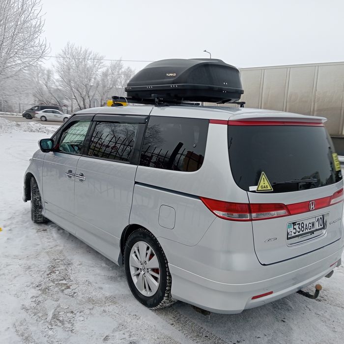 Honda elysion объём 2.4 полный привод