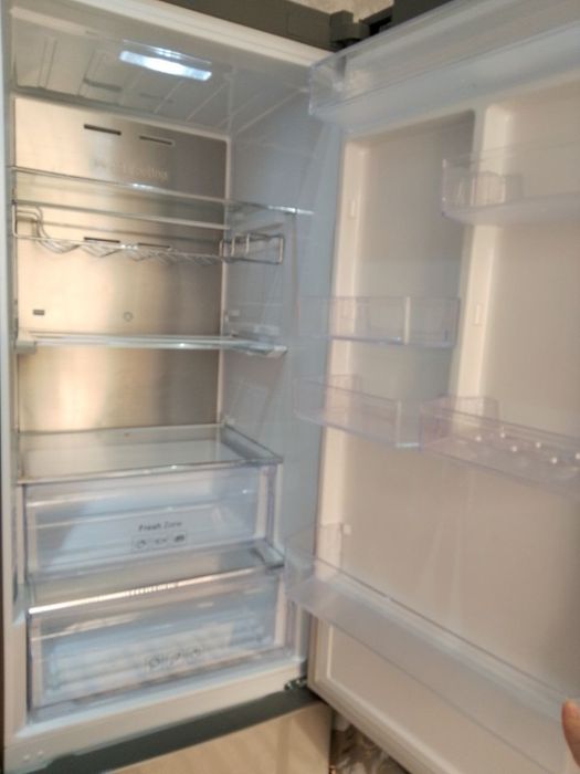 Самсунг холодильник сотилади.