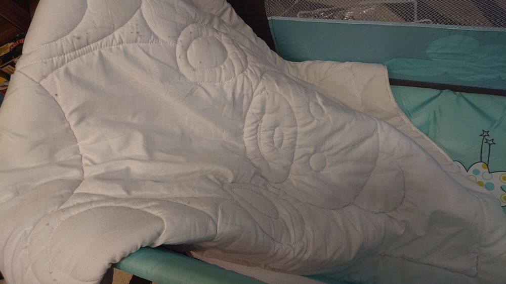 Бебешко легло кошара,матрак,завивка,възглавница,комплект за обличане