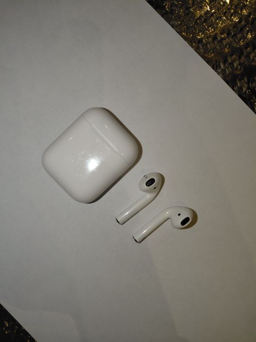 Apple AirPods 2nd generation