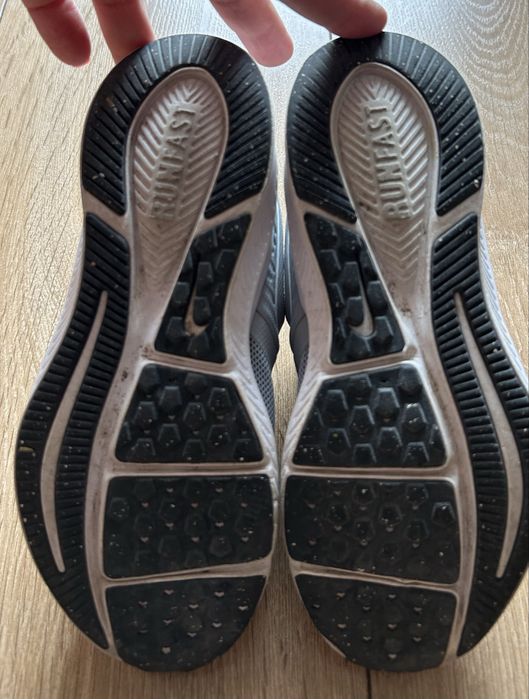 Маратонки Nike -номер:29,5 , стелка-18,5см