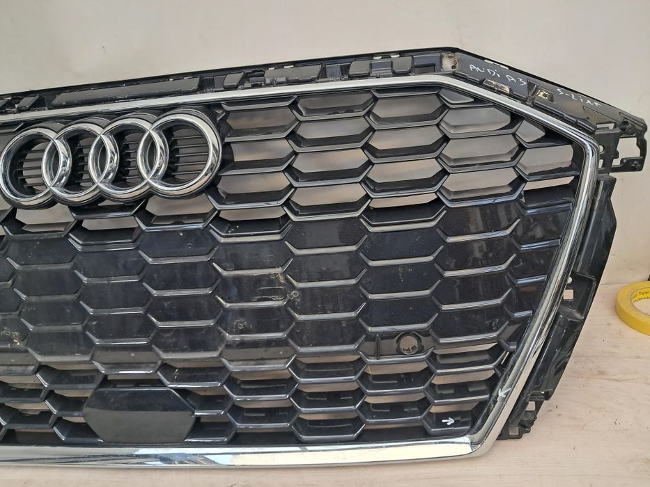 Грил решетка  Audi A3 S line  2021/24г