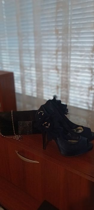 Дамски обувки с висок ток