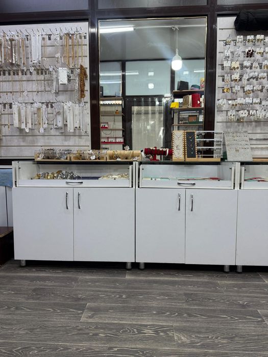 Витрина, островок, мебель