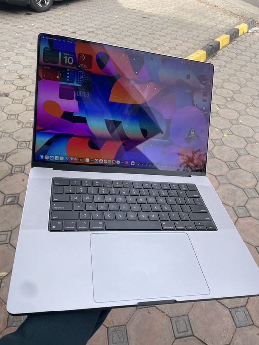 Macbook pro m1 pro 120 fps 16inch 48 yaderlik 16/512 full kompket