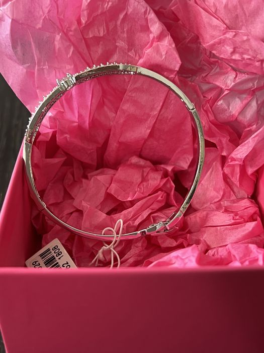 Сребърна гривна твърда