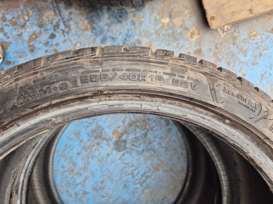 2 Anvelope M+S IARNA - 225/40/18 - GoodYear - PROFIL CA UNELE NOI - DOT 2020 !