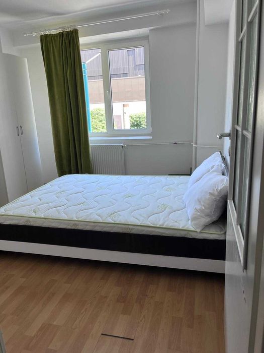 Inchiriez apartament cu 2 camere  peste drum de Iulius Mall