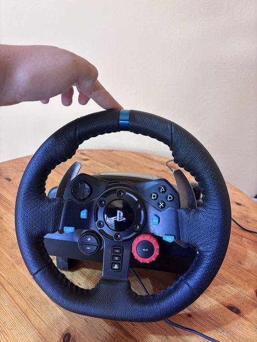 Vând volan loghitech G29