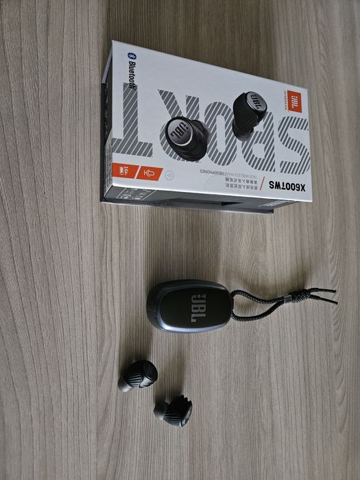 Беспроводные наушники JBL