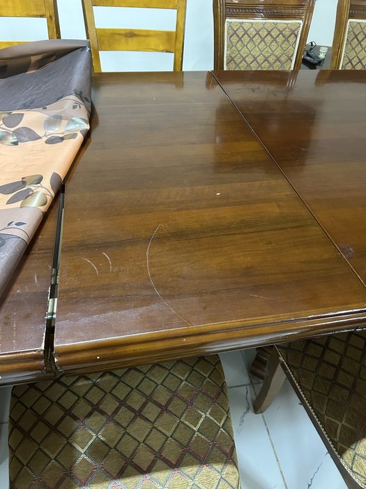 Стол и  стулья в зал