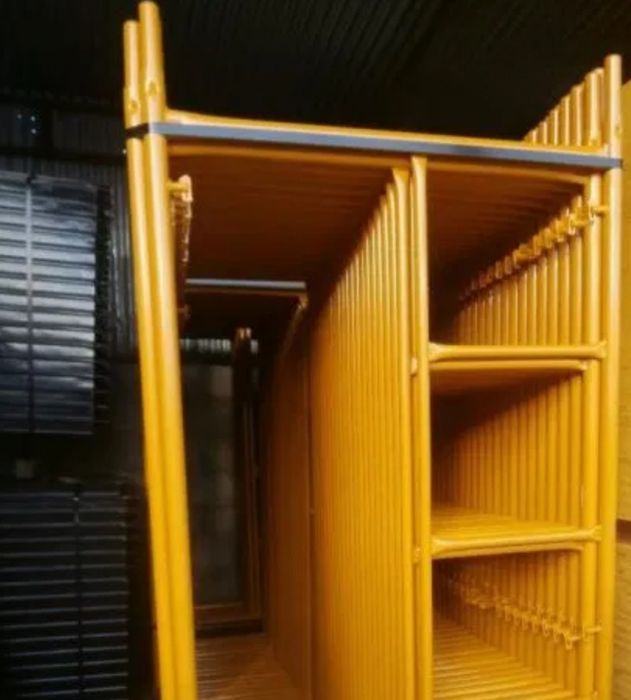 Рамково фасадно скеле