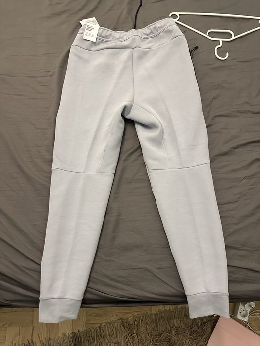 pantaloni nike tech
