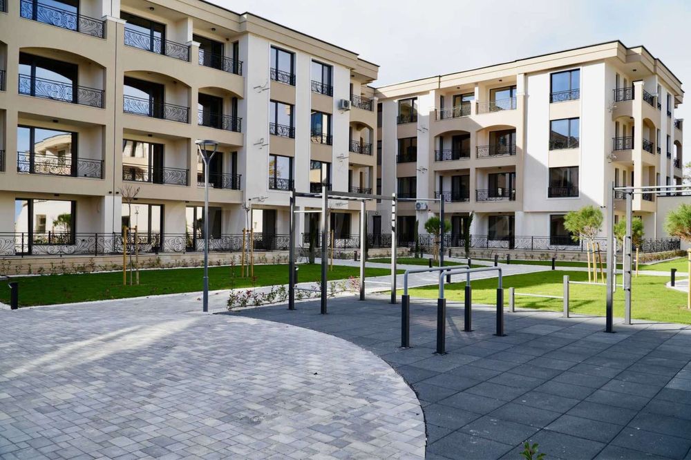 Продавам двустаен,плюс парко място в Магнолия Форест