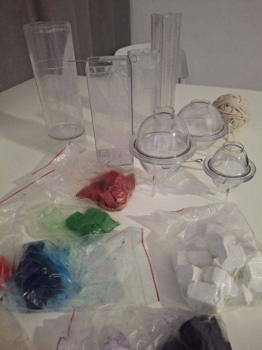 Калъпи за свещи  и боя за карвинг свещи .