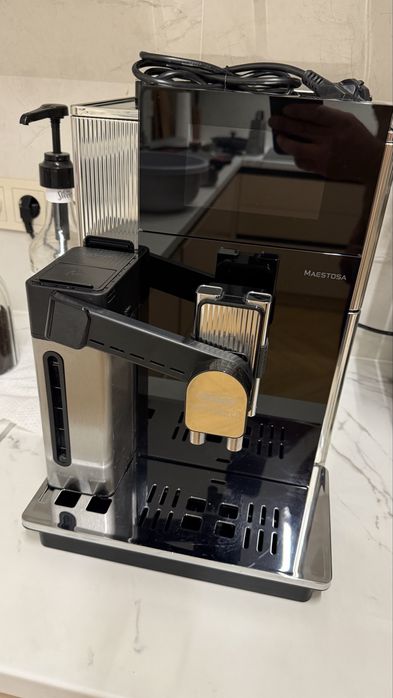 Кофемашина DeLonghi Maestosa