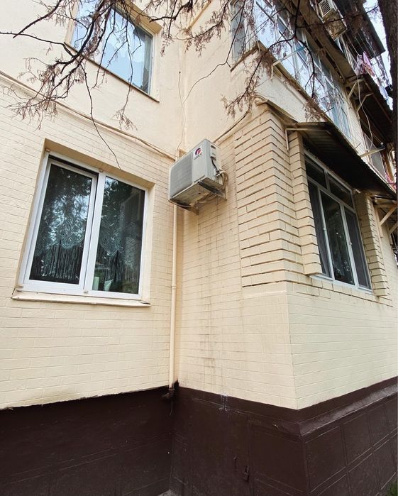 Устаноака” демонтаж реставрация над оканных козырьков бельевых роликов