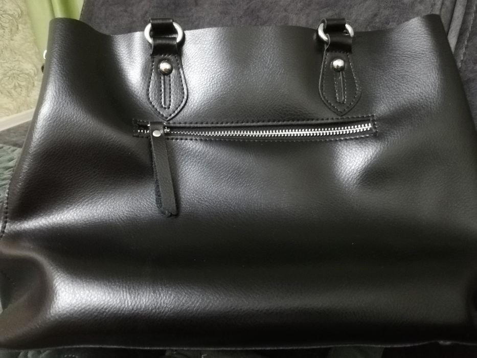 Продаётся кожаная сумка