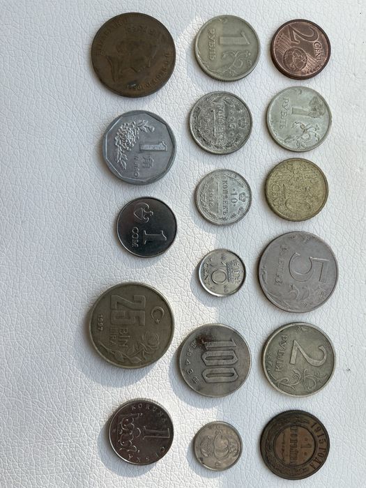 Монеты разные колекционные