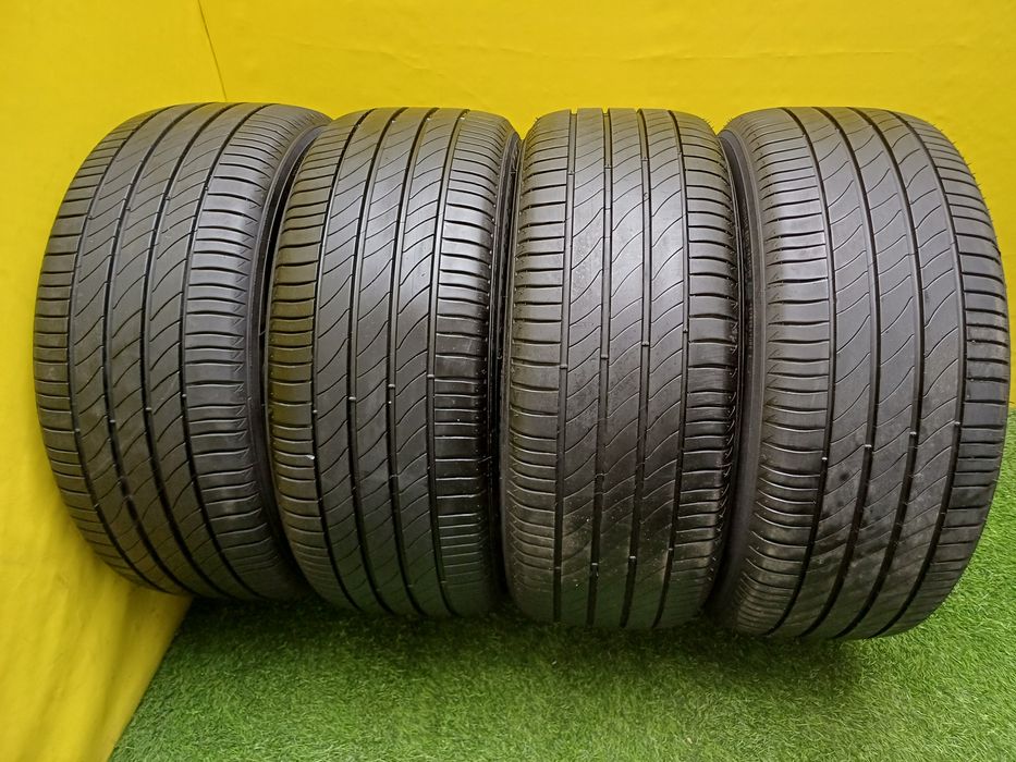 Шины 235/50 R18 Michelin комплект.