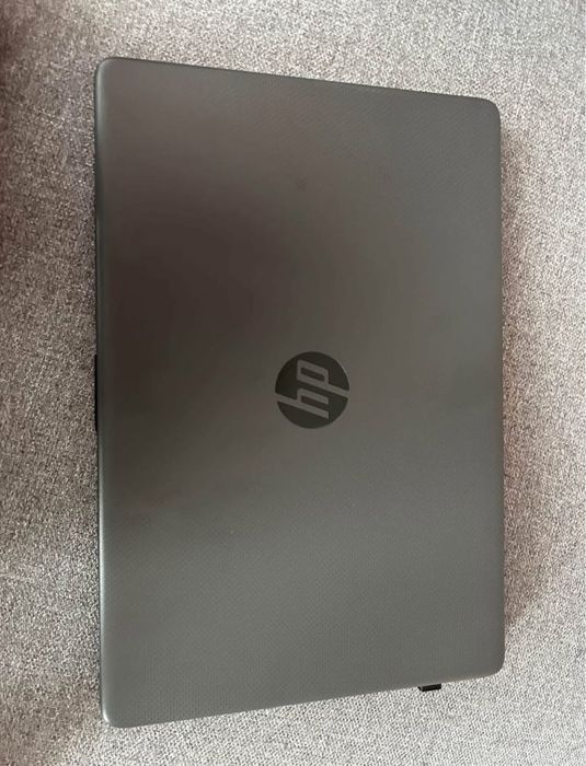 Лаптоп HP 255 G9