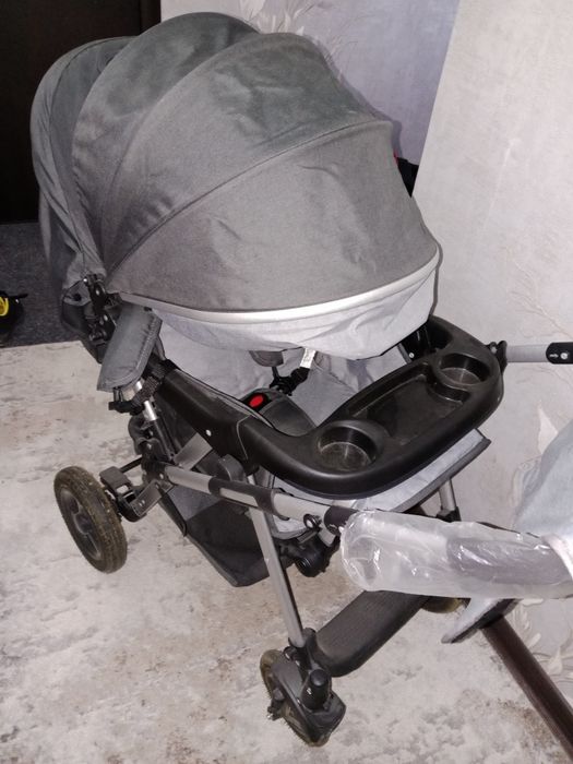 Продам коляску весна-лето