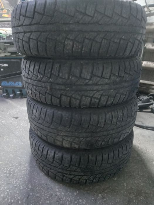 Продам шины  215/65/16