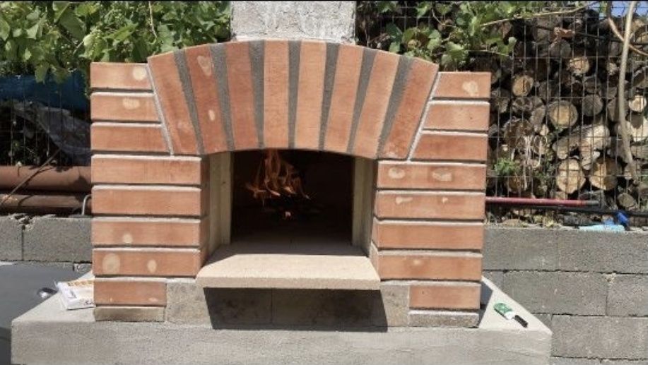 Cuptor pizza pe lemne cozonaci sau paine