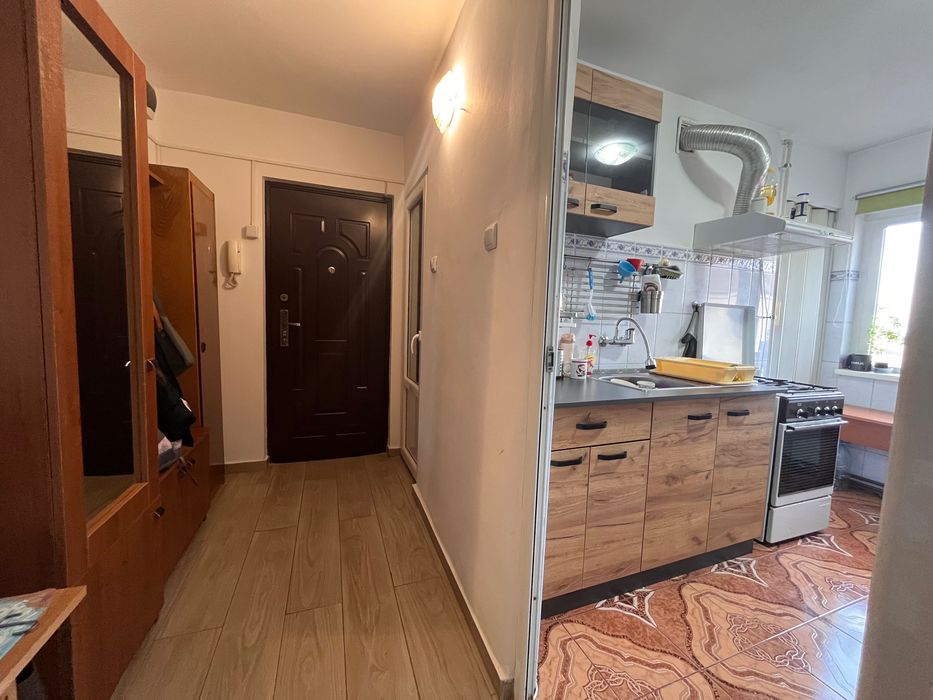 Închiriez apartament 2 camere cu centrala