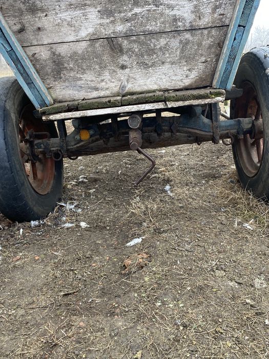 Vând căruță în stare bună !