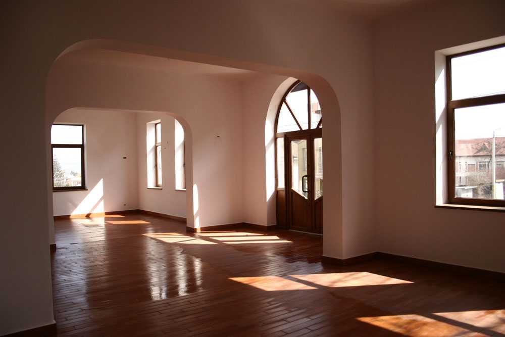 Proprietar: Inchiriez spatiu comercial Ultracentral, 220mp, Roman, Neamt