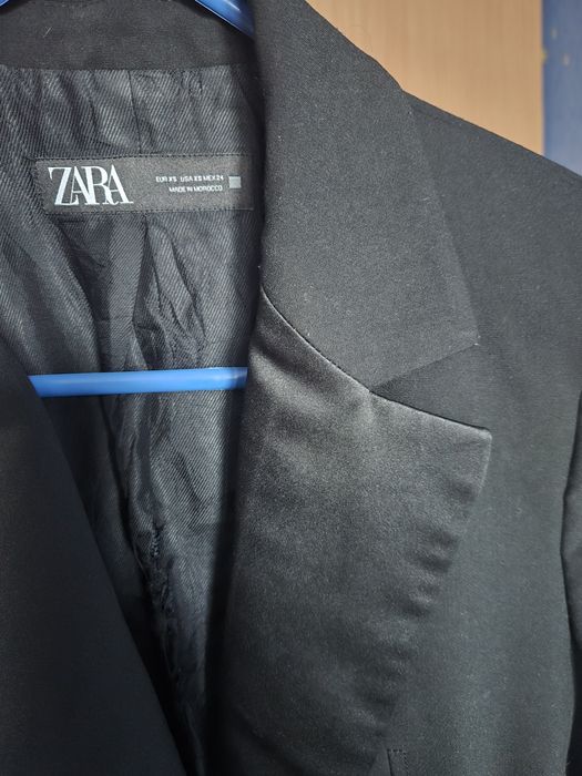 Естествена кожа сако М и черно сако Zara