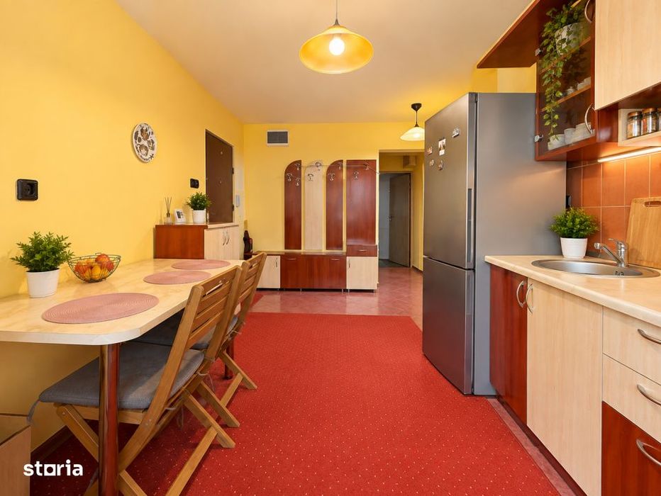 Apartament cu 3 camere, centrala proprie, de inchiriat – Zona Soarel
