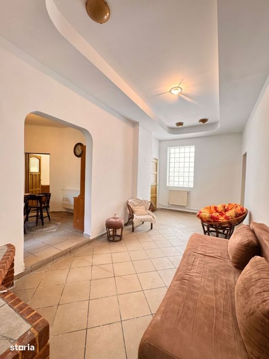 Apartament spațios la curte comună – zonă centrală, Oradea