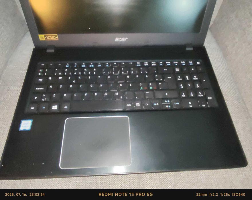 Laptop Acer Aspire E5-575, I3-6100, 6Gb Ram, SSD 240 Gb, baterie nouă.