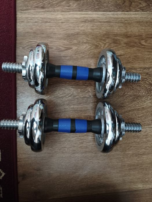 Гантели удобные почти как новый