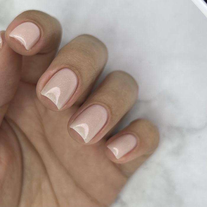 Нужна модель на маникюр.Бесплатно