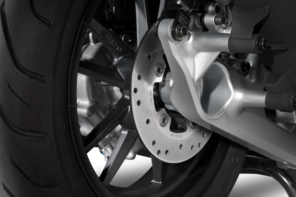 Scuter Kymco SKYTOWN 125i la pret promotional!