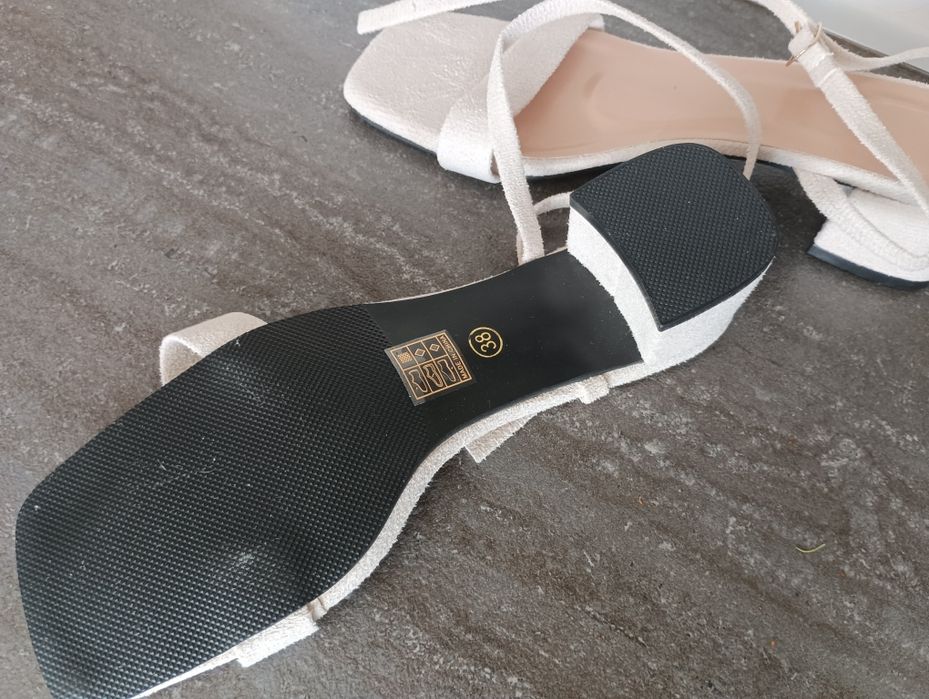 Дамски сандали на ток