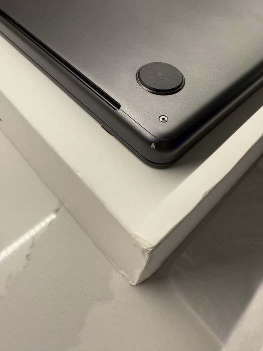 Macbook Pro 14" M4 Pro чип с 14 CPU/ 20 GPU 24GB / 1TB ЦЕНА: 3999 лв.