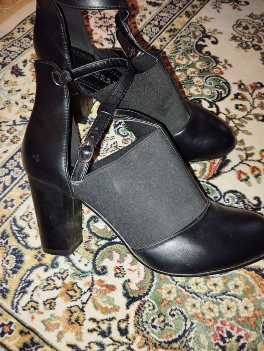 Продам туфли черные