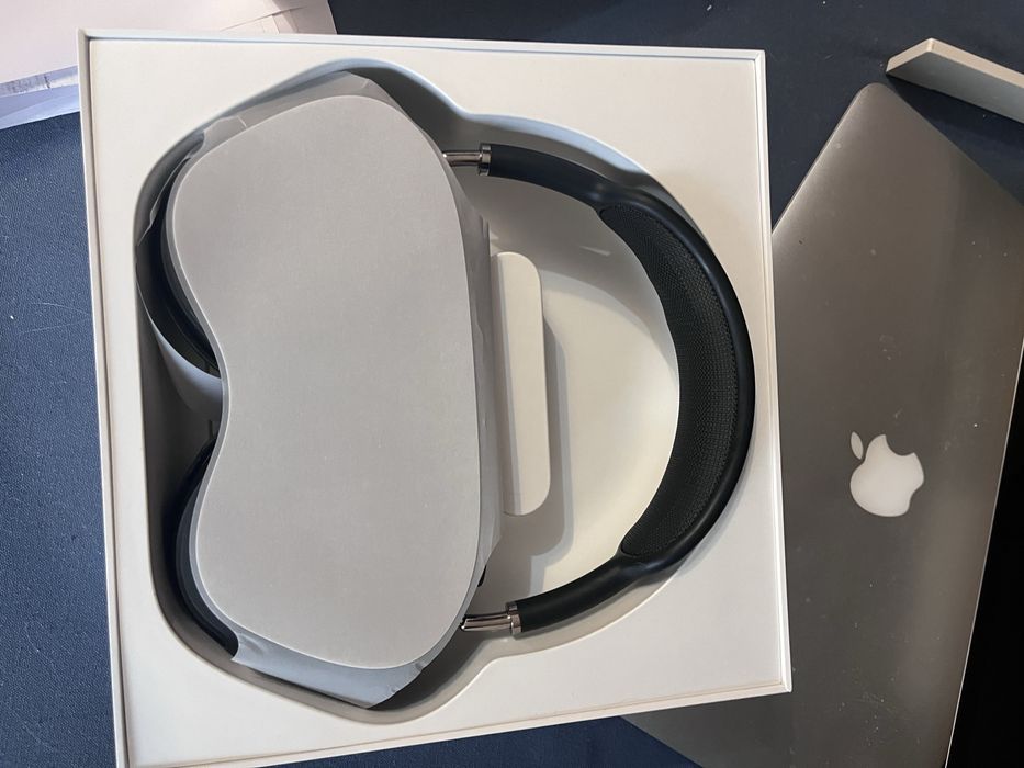 Продам Apple AirPods Max