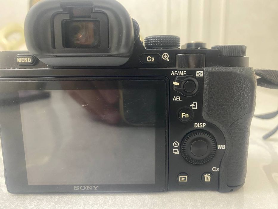 Продаю Sony A7 + объектив + чехол