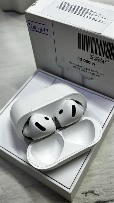 AirPods 4.